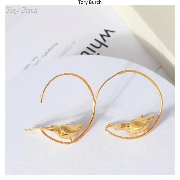 Tory Burch matte gold earrings - Picture 4 of 5